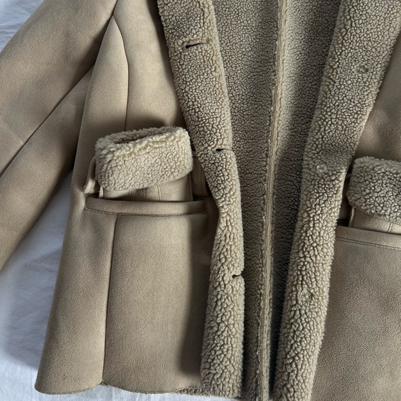 LIKE NEW Land’s End Shearling coat - Picture 5 of 5